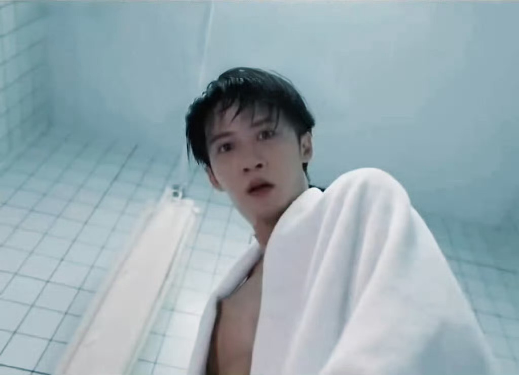 我跪下的视角檀健次李亦非