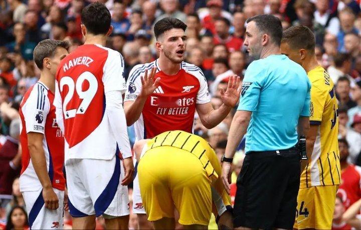 热刺旧将杰米-奥哈拉日前接受了媒体采访，他表示阿森纳球迷应该停止抱怨，因为根本没