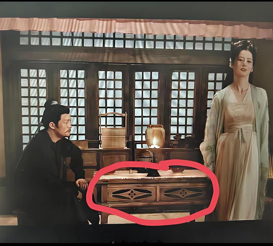 唐诡，镖人惊现LV图案茉莉奶白，一卖奶茶的被法国奢侈品告了，原因是商标侵权。跨界