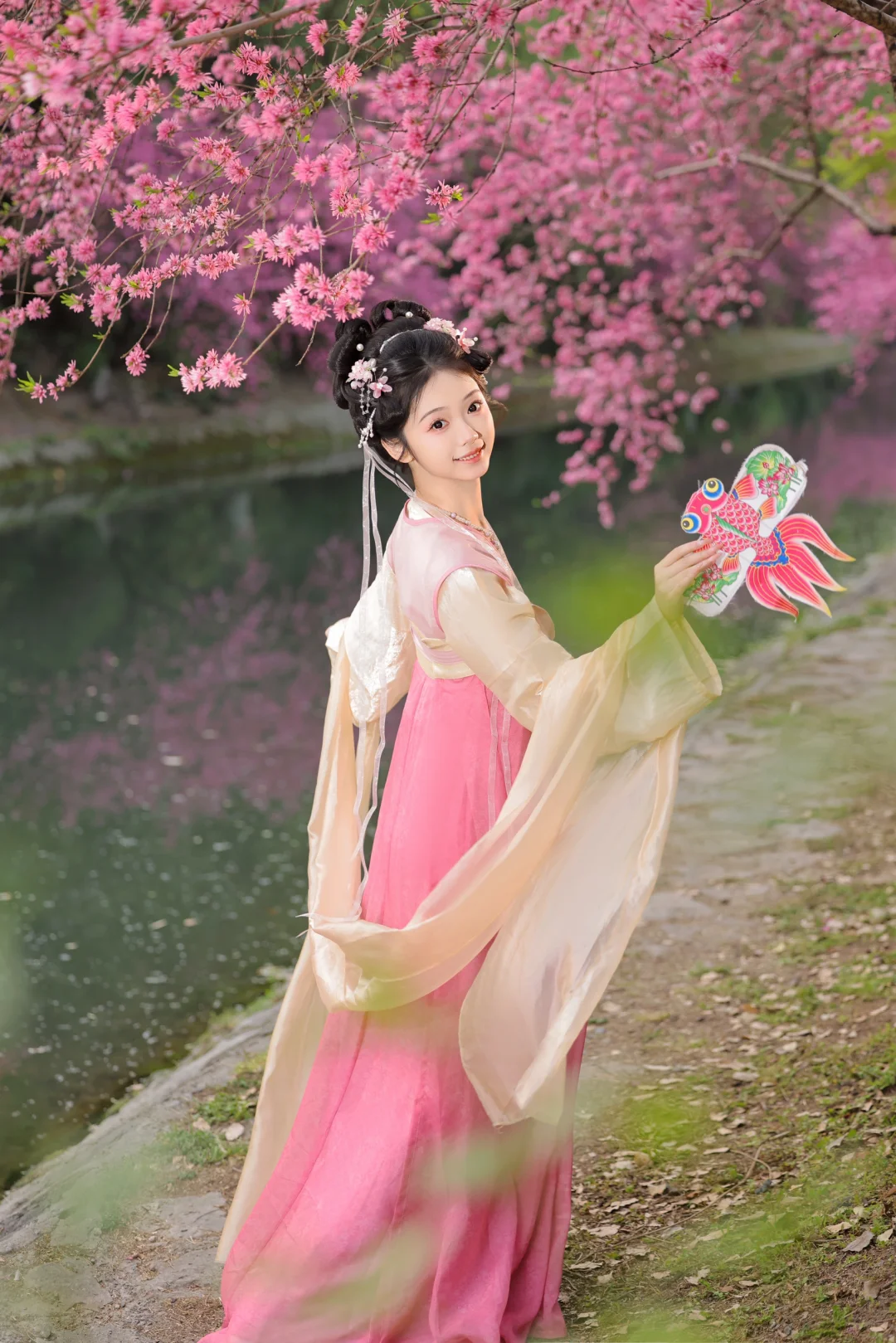 桃红柳绿时