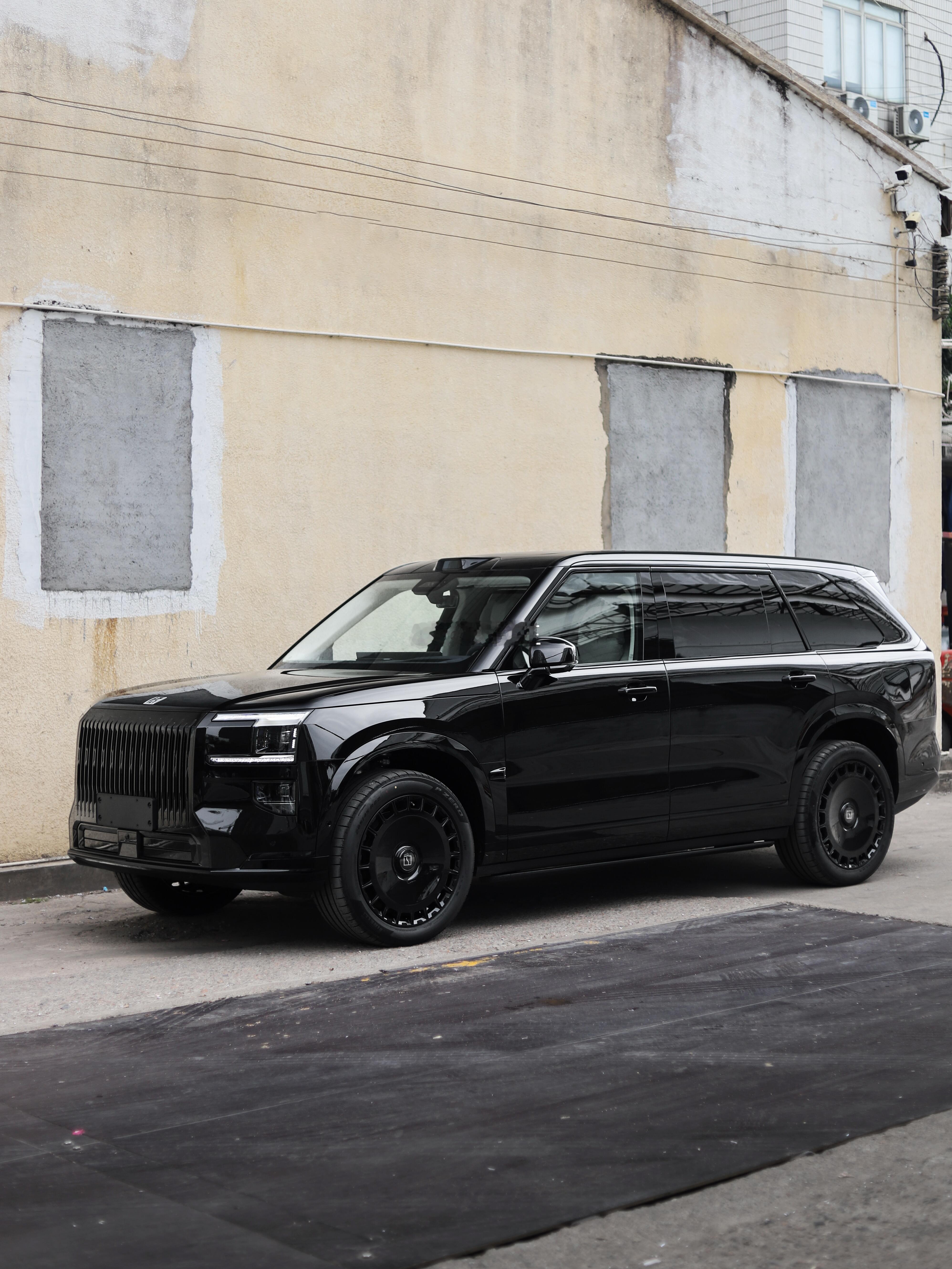 具像化的黑色、连光都不能走直线 🤩TLFW 𝐅𝐎𝐑𝐆𝐄𝐃 极氪9X