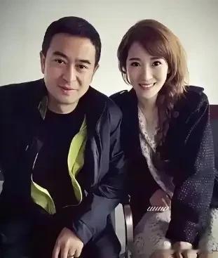 2018年，演员李念坦言：“我跟张嘉译拍完《蜗居》后，整整9年都没再有过联络。那