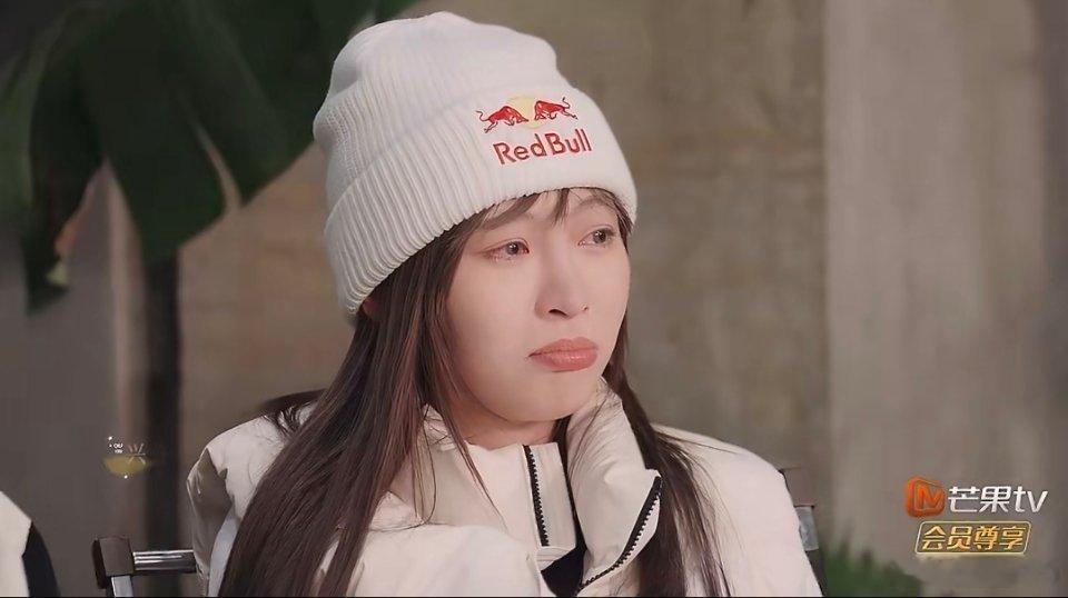 痞幼被青你1选手唱哭了没懂，这有啥好上热搜的，尴不尴尬 不过那俩唱歌还挺好听的 