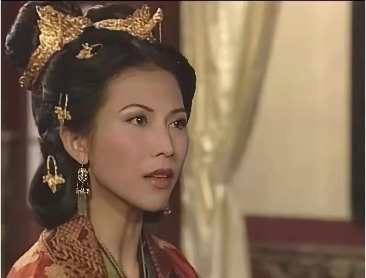 1634年，李自成的大将高杰，趁四下没人，将李自成的媳妇邢夫人拉到暗处，心急火燎