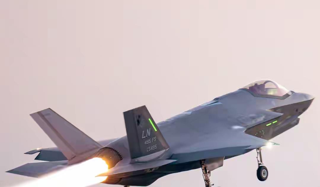 美给乌情报炸莫斯科，如今自己基地被炸，俄还有底牌