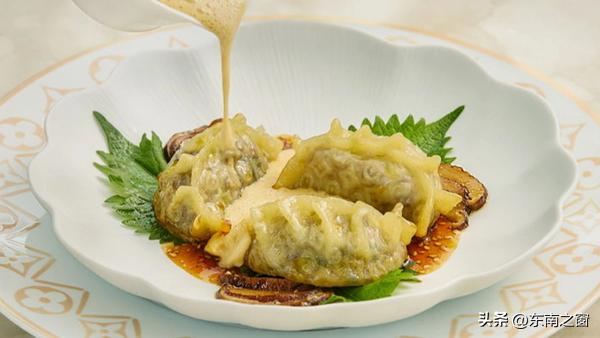 LV在首尔开餐厅卖饺子，把“奢侈品割韭菜”玩出了新高度！3只印着老花的牛肉饺子卖