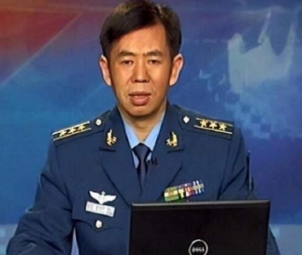 国防大学教授戴旭大校在谈到要不要先开第一枪时表示：中国不能再沉迷于和平幻想，外部