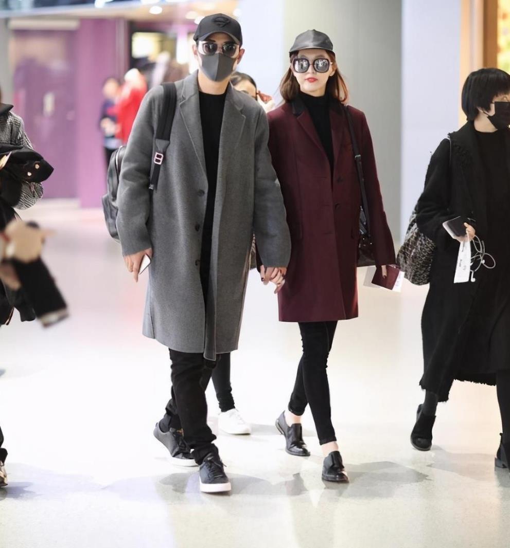 罗晋父亲告别仪式在北京举行 亲友齐聚送最后一程
 
11月23日上午9时，演员罗