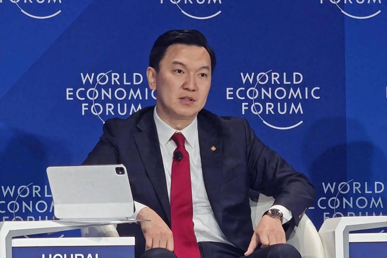 蒙古的态度明朗了！
 
乌奇尔勒把中俄货车过路费翻倍后，转头就当面催中俄建经济走
