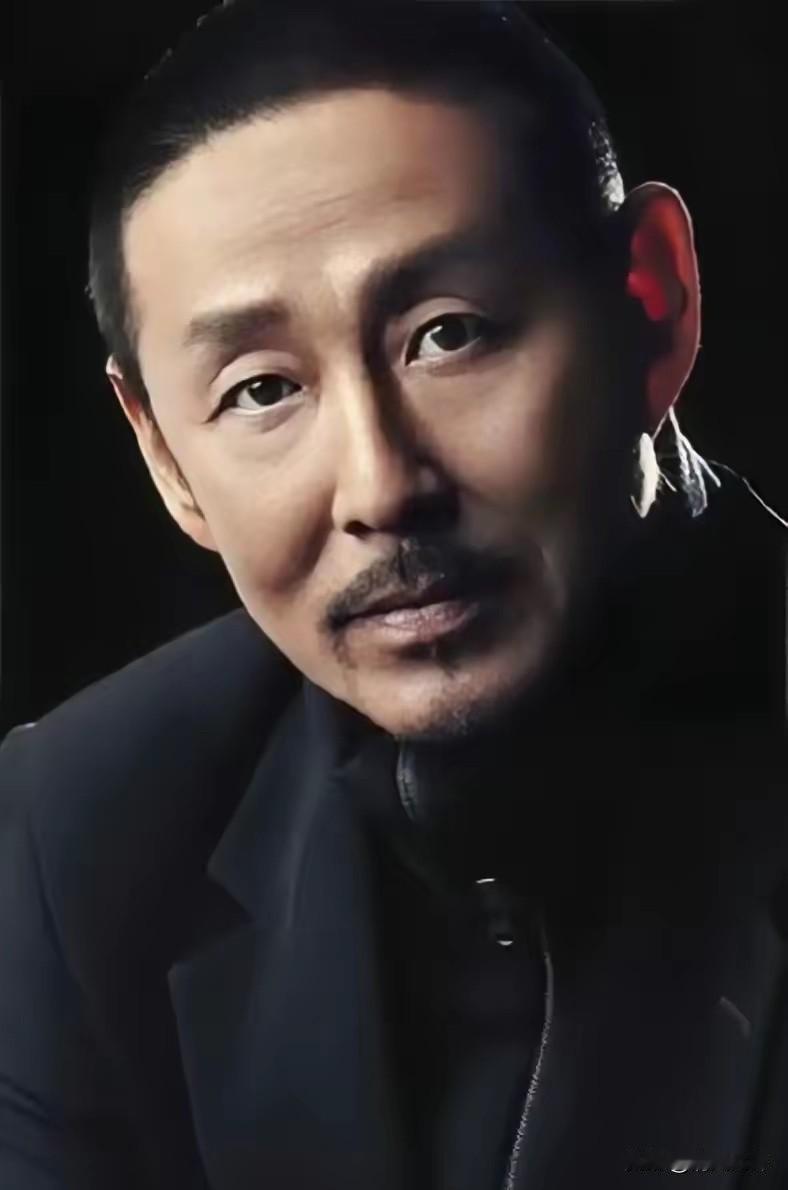 陈道明告诫女儿的一句话，堪称人间清醒：“宁可嫁一个没文化的，也别碰那种有文化的伪