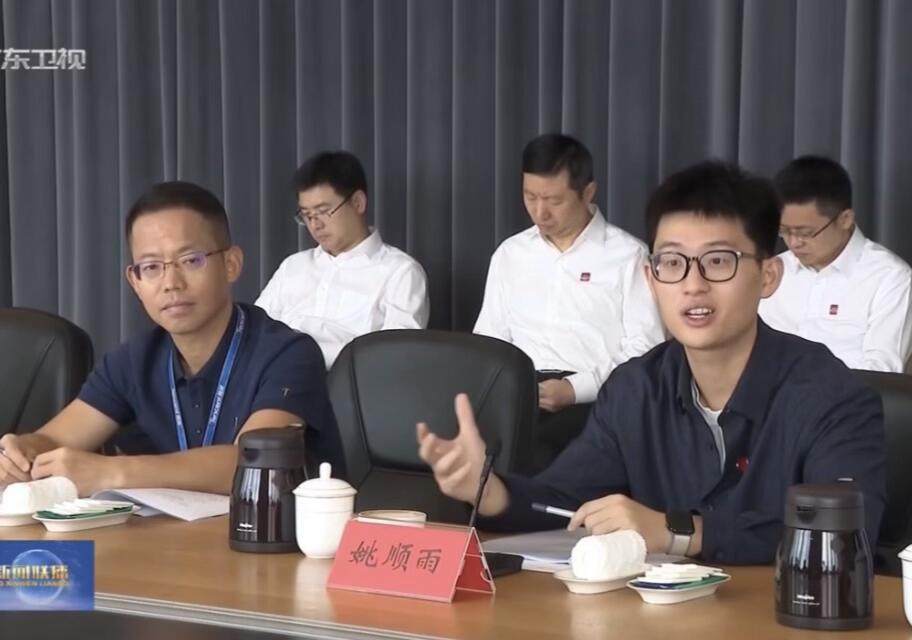 姚顺雨的爸妈绝对是狠人，
不然不敢给他起这个名字，
念快了就是“尧舜禹”，上古三