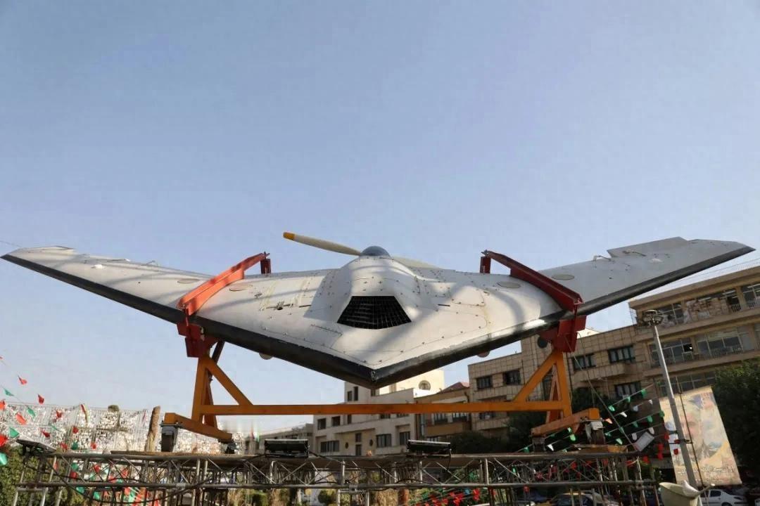 伊朗新武器要“震惊世界”

据环球时报报道，伊朗伊斯兰革命卫队海军司令于12月1