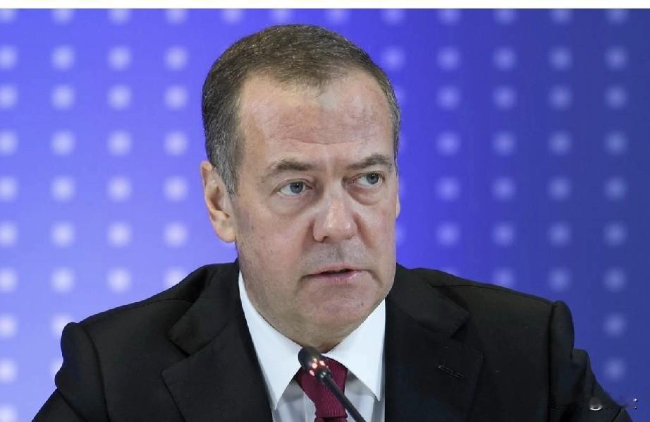 证据确凿！乌蓄谋袭击赫尔松平民酒馆，梅德韦杰夫放狠话：俄必严厉报复🔥

据塔斯