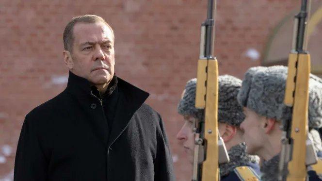 美媒，昨天没有油轮穿越霍尔木兹海峡，此前卫队（IRGC）昨天再次宣布关闭这条关键