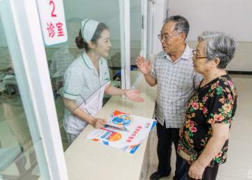 人到中年，体检套餐别乱买：这几项优先查，其余多半是花冤枉钱