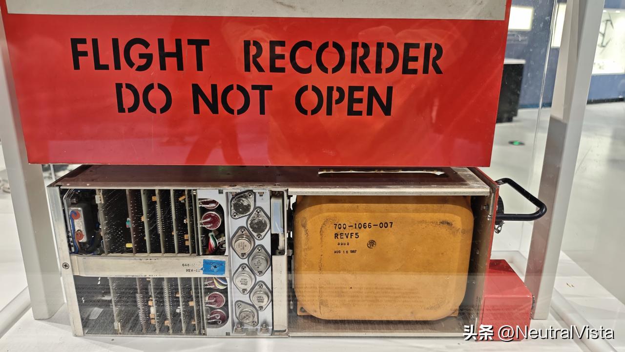 战场只看结果、从不问原因更不问过程。

但是这次伊朗对美国还击打破美国不可战胜的