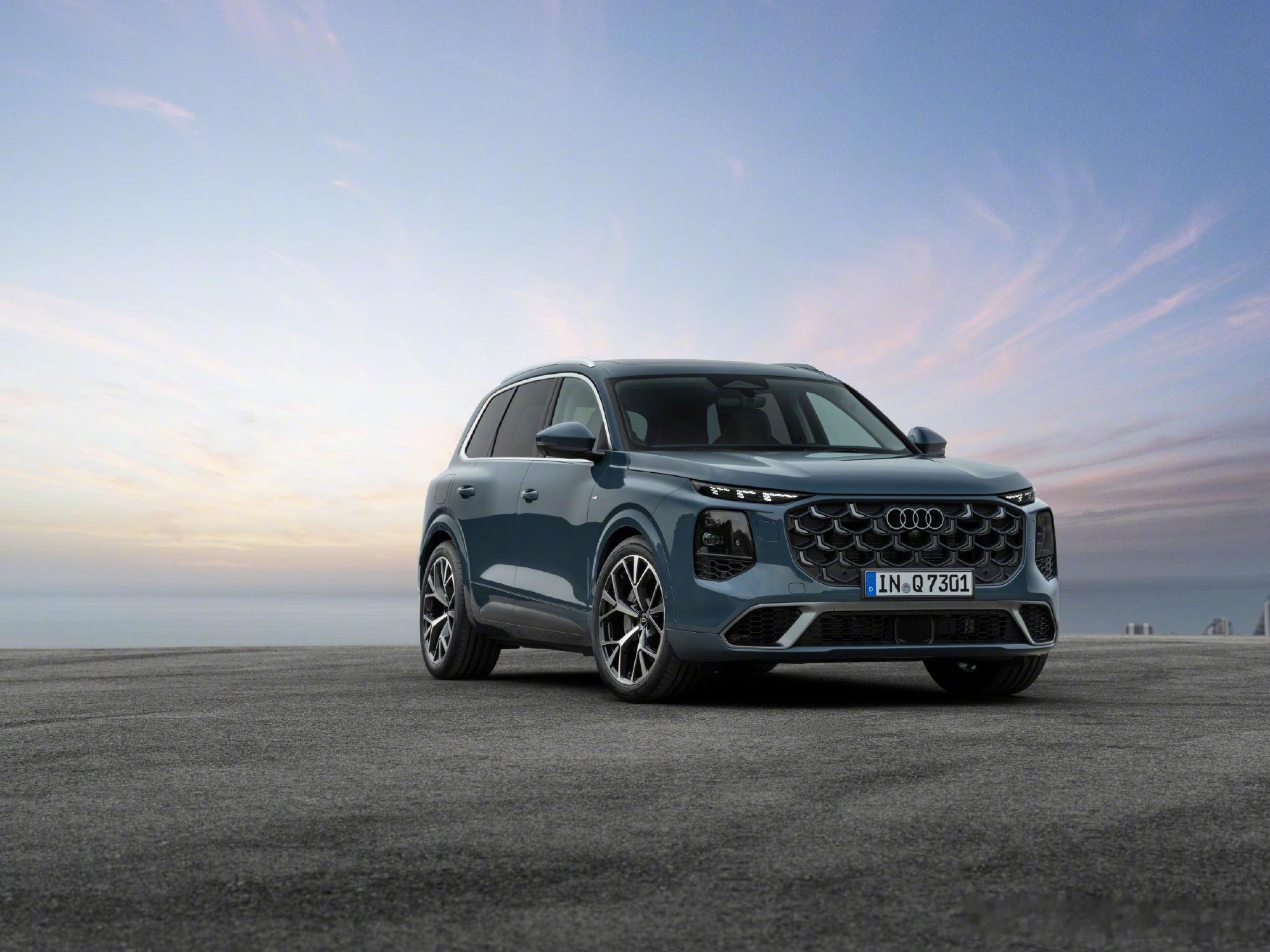 全新一代奥迪Q7正式亮相燃油大型 suv 今时今日要换个代太难了，搞大升级涉及排