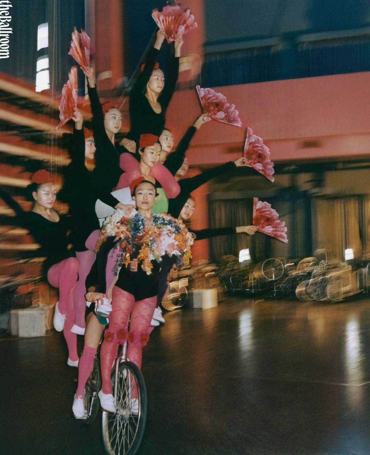 theBallroom 舞格 2025 秋冬刊 「姿态 · Posture is