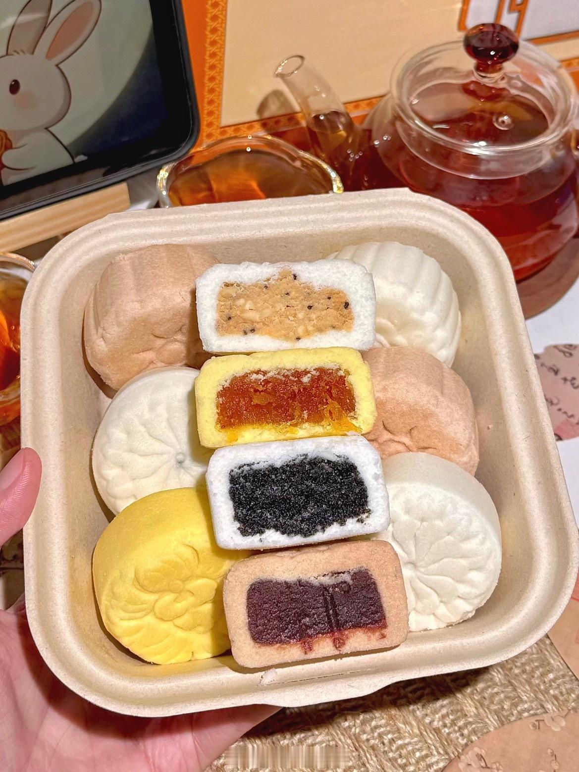 今年中秋的价格跳水，没人喜欢吃月饼了？我想是大家更愿意为口味和健康买单，不是为过