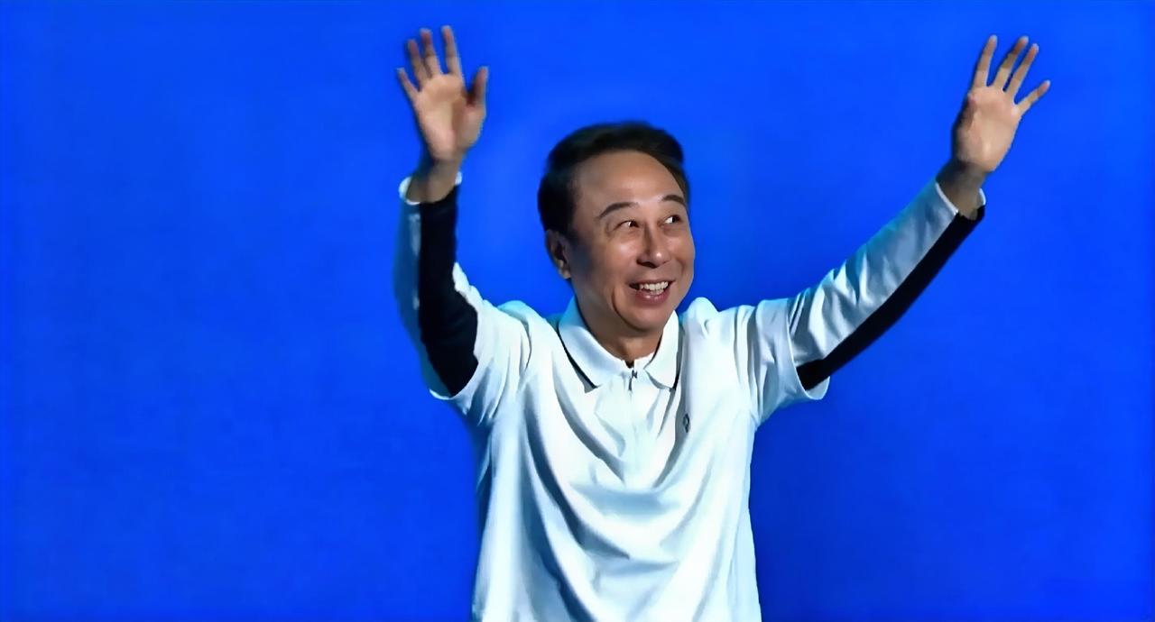 一句“想死你们了！”跨越时间和空间，仿佛又把大家带回到30年前的春晚现场。

中