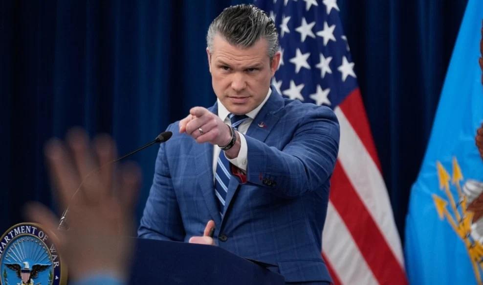 【赫格塞斯：美军应该每年都得诺贝尔和平奖】记者会上，有媒体问：
“你把国防部改成