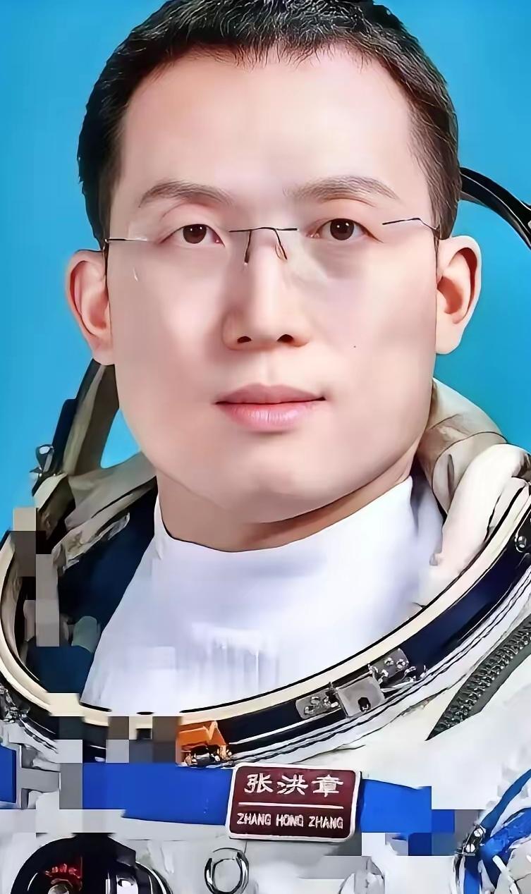 航天员张洪章平安落地，他姐姐的一席话让人破防：弟弟在轨坚守210天，如今圆满完成