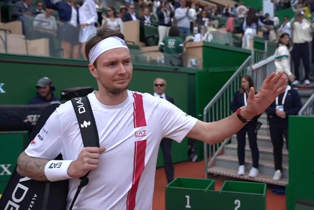 疯子布勃里克蒙特卡洛大师赛第二轮完胜孟非尔斯
        北京时间2026年