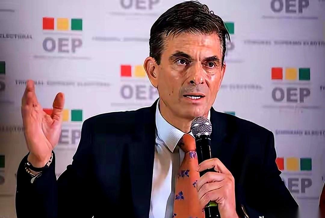 说白了，这事儿跟“喜欢谁”一毛钱关系都没有。
纯粹就是一道生存题，一道风险计算题