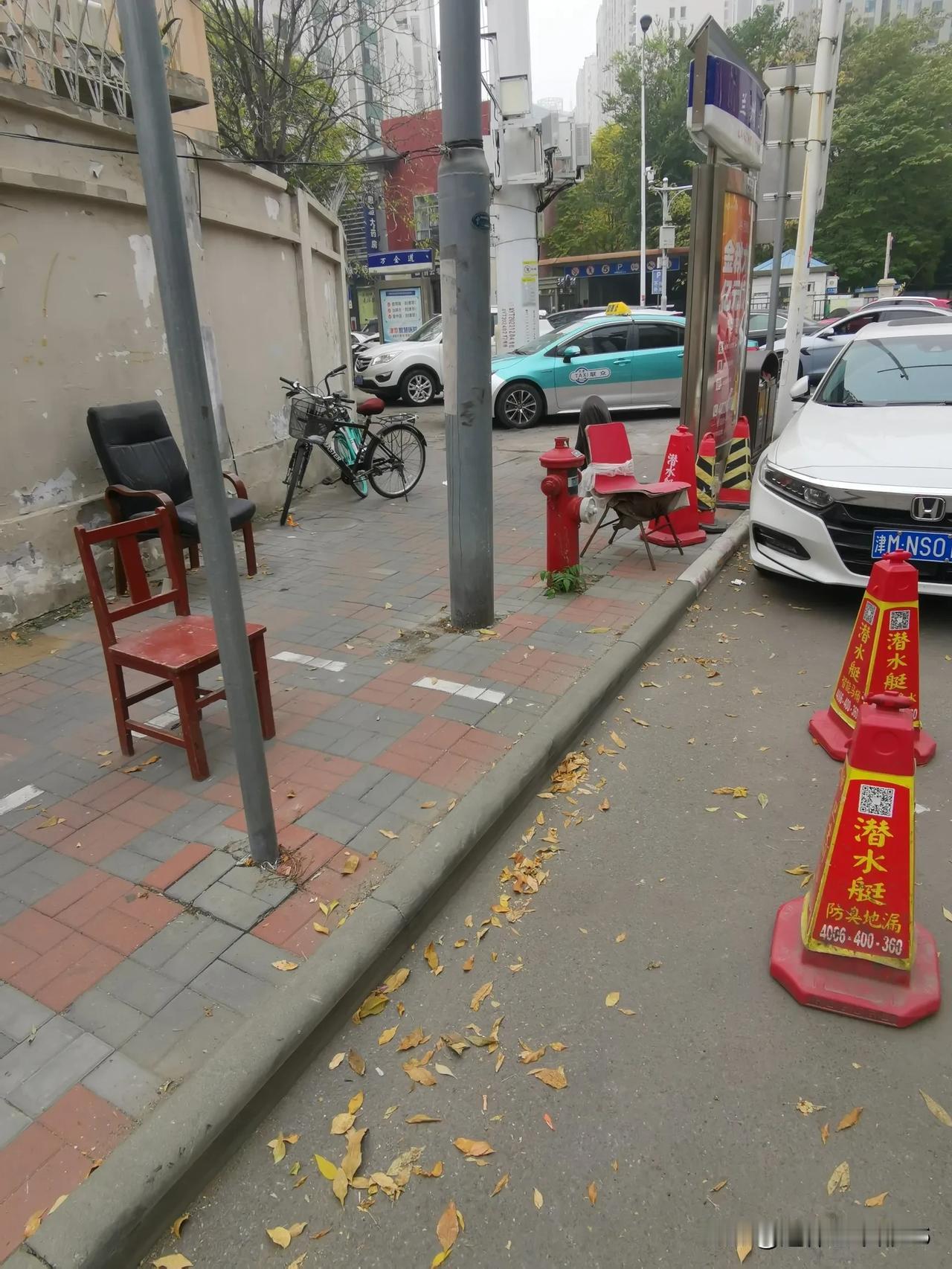 今天又做了一件好事！
     今天骑自行车去天津医科大学总医院，自行车慢出气，