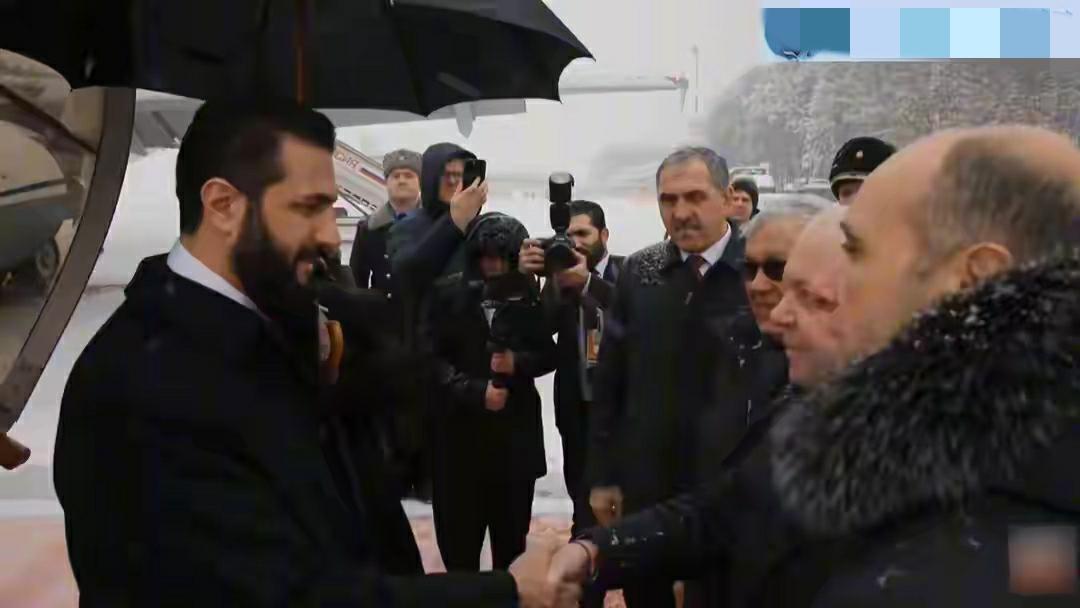 看看官方新闻，朱拉尼已经投俄了，第2次访问大鹅，跟大帝这么亲热，还要亲密合作。