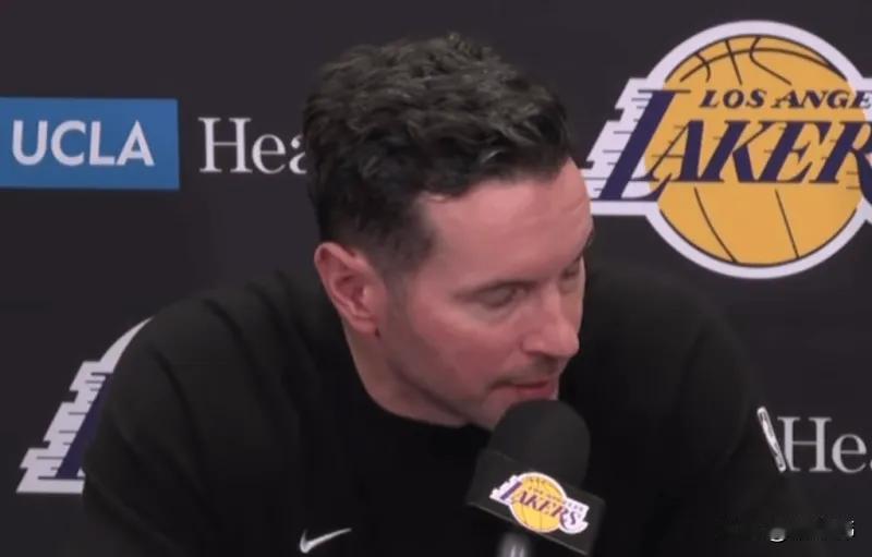 有进步！雷迪克谈布朗尼：

“今天勒布朗和里夫斯不打。”

“卢卡也因伤缺席比赛