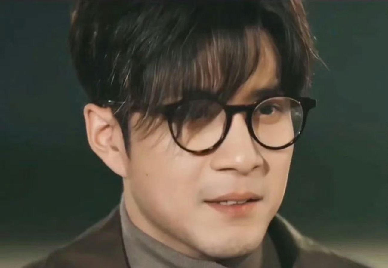 差点没认出来这是韩东君顾仰山出场没认出来是韩东君，想不到！这反差太大了 ​​​