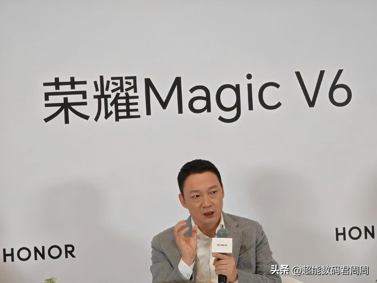 在MagicV6发布会结束后，荣耀CEO李健接受了媒体专访，他向媒体表示ARRI