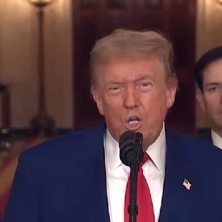 特朗普是用他的总统能量，为了家族做金融收益，而冒出的一出出无厘头的言论，好让家族