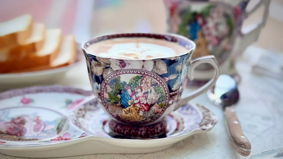 ☕️｜来一杯浓郁的法式拿铁～