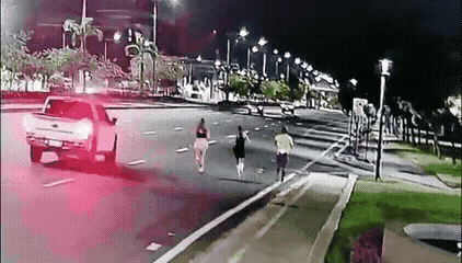 跑步锻炼可以，但是一定要注意安全，人行横道不是跑步的地方，这样就是拿自己的生命开
