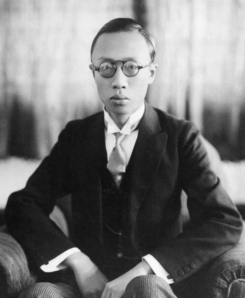 毛主席细读溥仪自传《我的前半生》，认为书写得不好，这究竟是为什么呢？
1956年