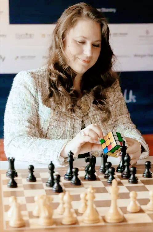 棘门之外尽儿戏？匈牙利总理毛焦尔宣布邀请女子国际象棋大师朱迪特·波尔加担任该国临