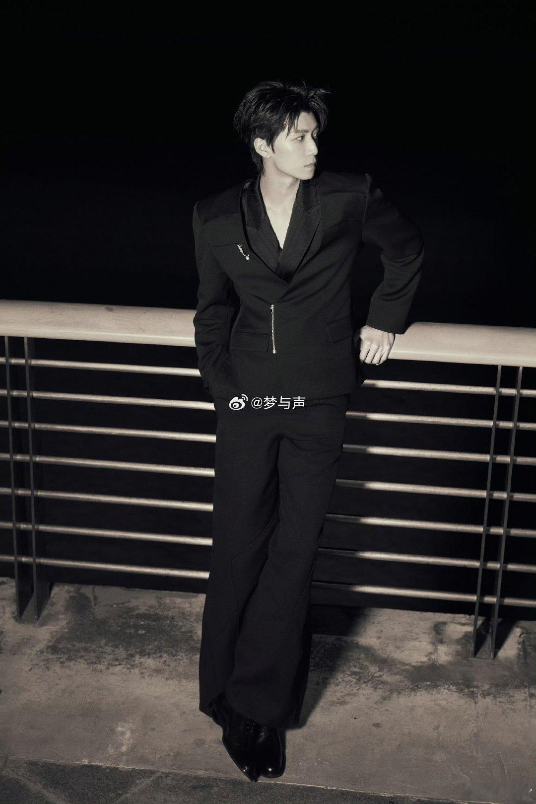 任宥纶在星光大赏过夏天 任宥纶首次参加星光大赏 反季穿搭教科书！任宥纶星光首秀选