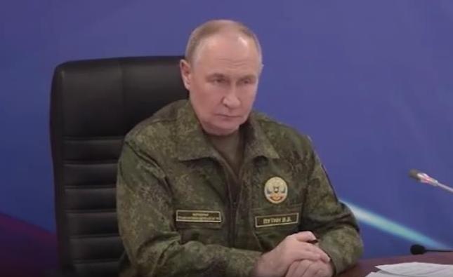 俄罗斯已经做出决定，接下来俄方将加大军事打击力度，用自己的方式来夺取顿巴斯。
