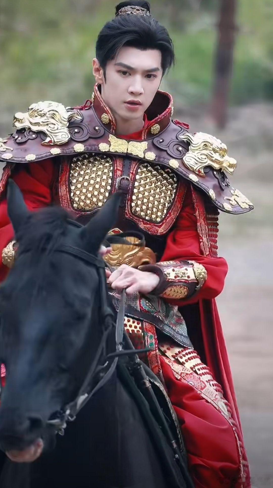 陈哲远骑马差点摔了陈哲远江山为聘骑马差点摔了陈哲远在《江山为聘》剧组骑马差点摔了