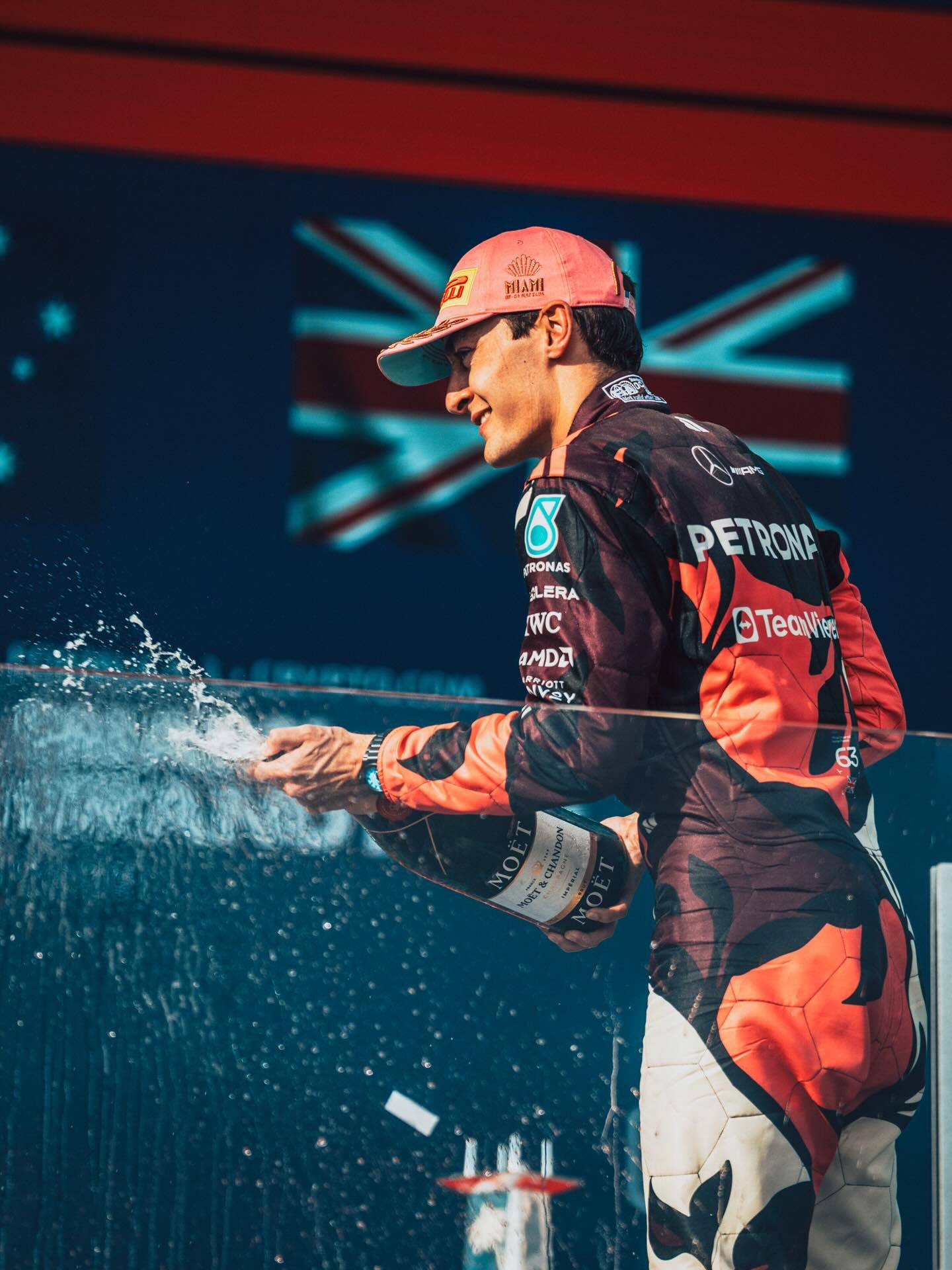 乔治拉塞尔 🩵 GR63消息速递 草莓味棒棒糖😋mercedesamgmot