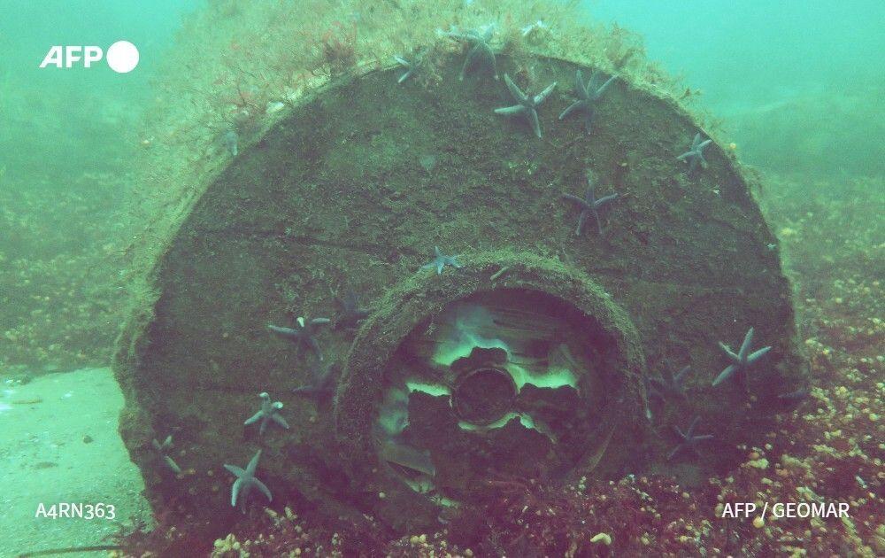 新闻快讯——在德国北部旅游海滩的海浪之下，波罗的海海底潜伏着一枚有毒的定时炸弹—