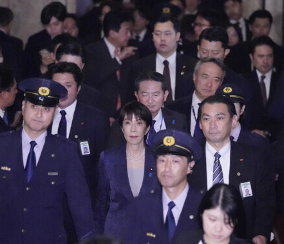 【日本作家山田淳指出日本GDP跌至世界第6位仅仅是开端。高市必须正视背负着巨额债
