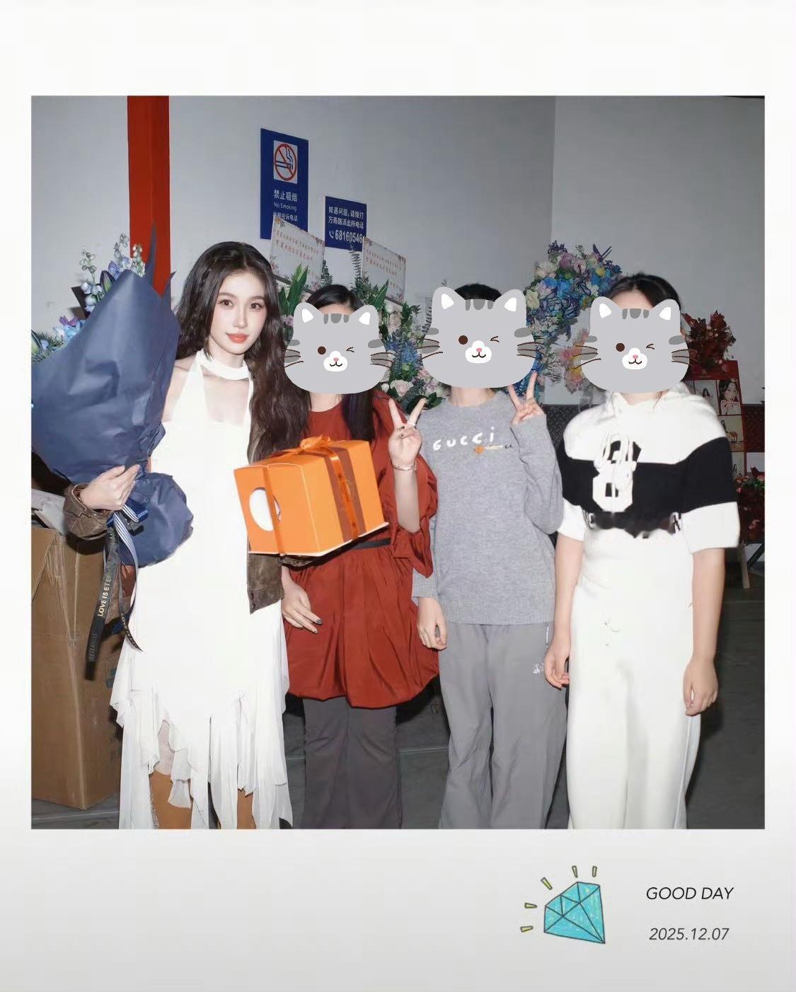 虞书欣1218生日快乐﻿﻿ 我的合照呢老公 我的合照呢老公 我的合照呢老公🙉冒