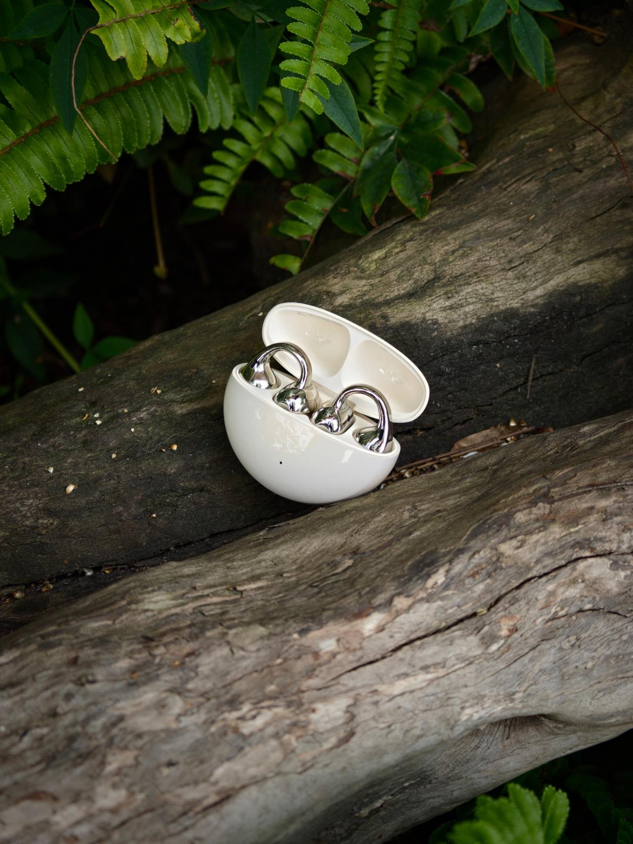 HYK图赏｜OPPO Enco Clip2

充电仓外观改为了更加圆润的椭圆，手