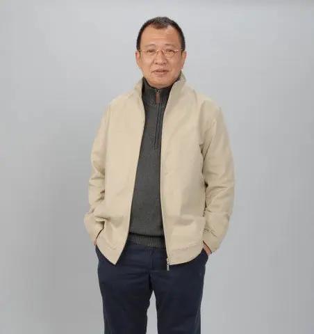 对于很多80后来说，香港老艺人一个个离开，新艺人一个都不认识。这是一个时代的渐行