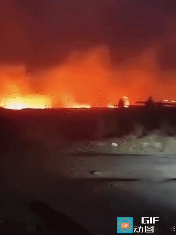 俄罗斯国内大火蔓延

俄罗斯克麦罗沃州贝洛沃和尤尔加地区发生大规模田野火灾，过火