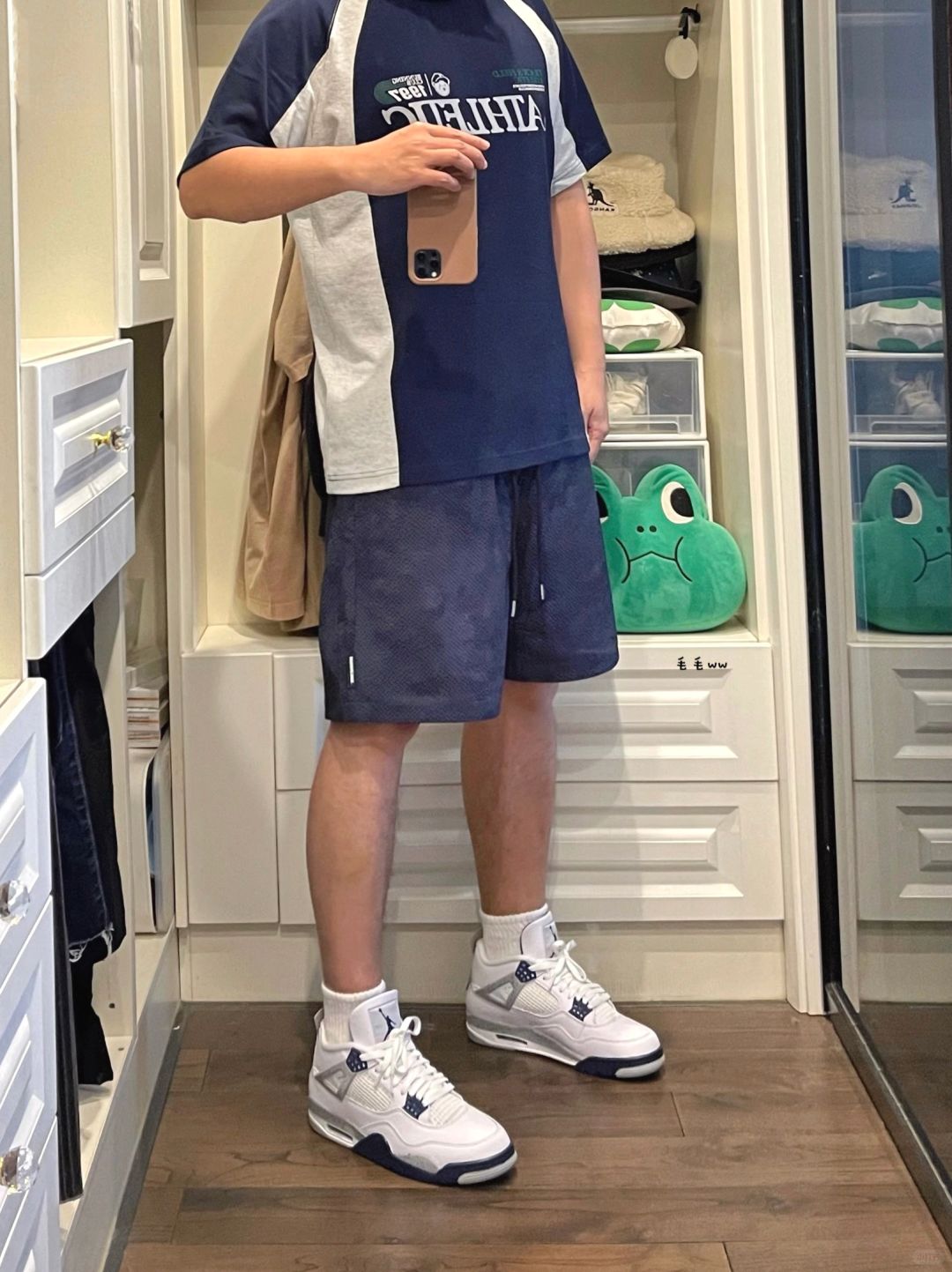 乔四午夜蓝｜小白鞋穿搭