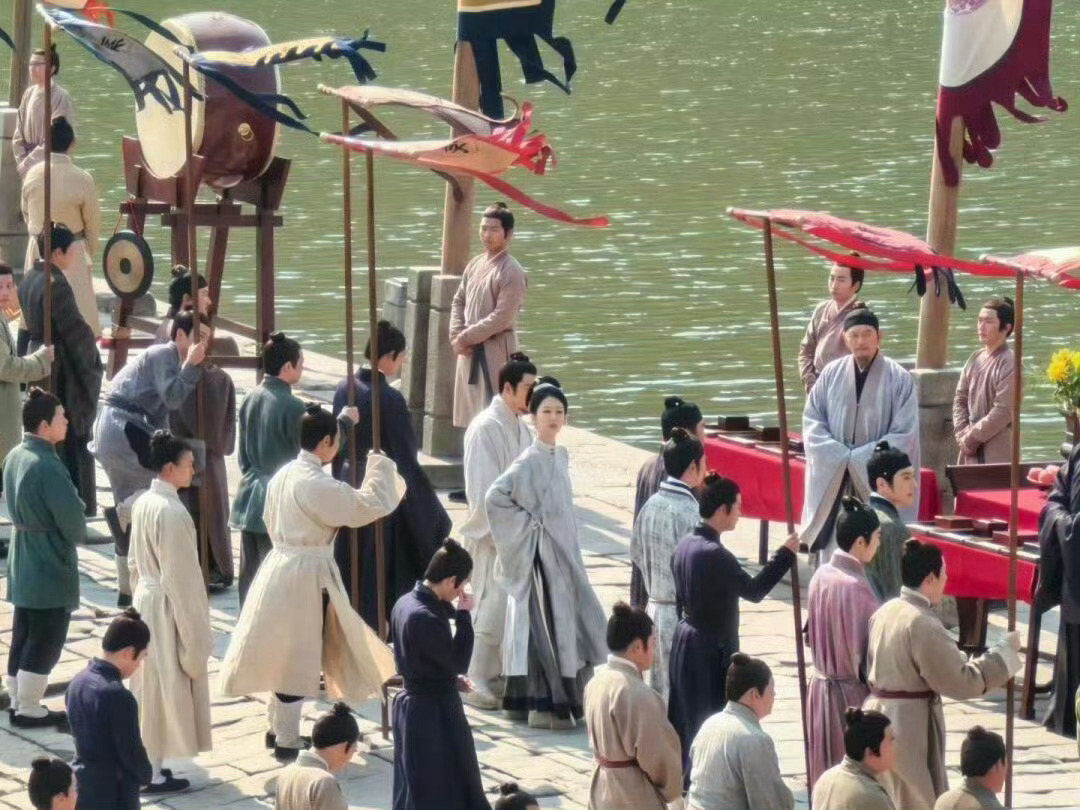 人好多~ 